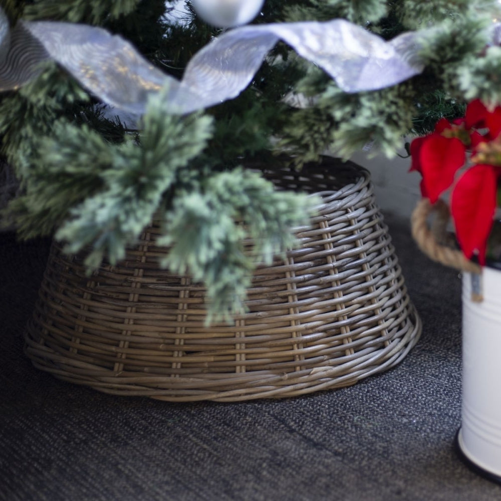Cache-pied de sapin en osier tressé