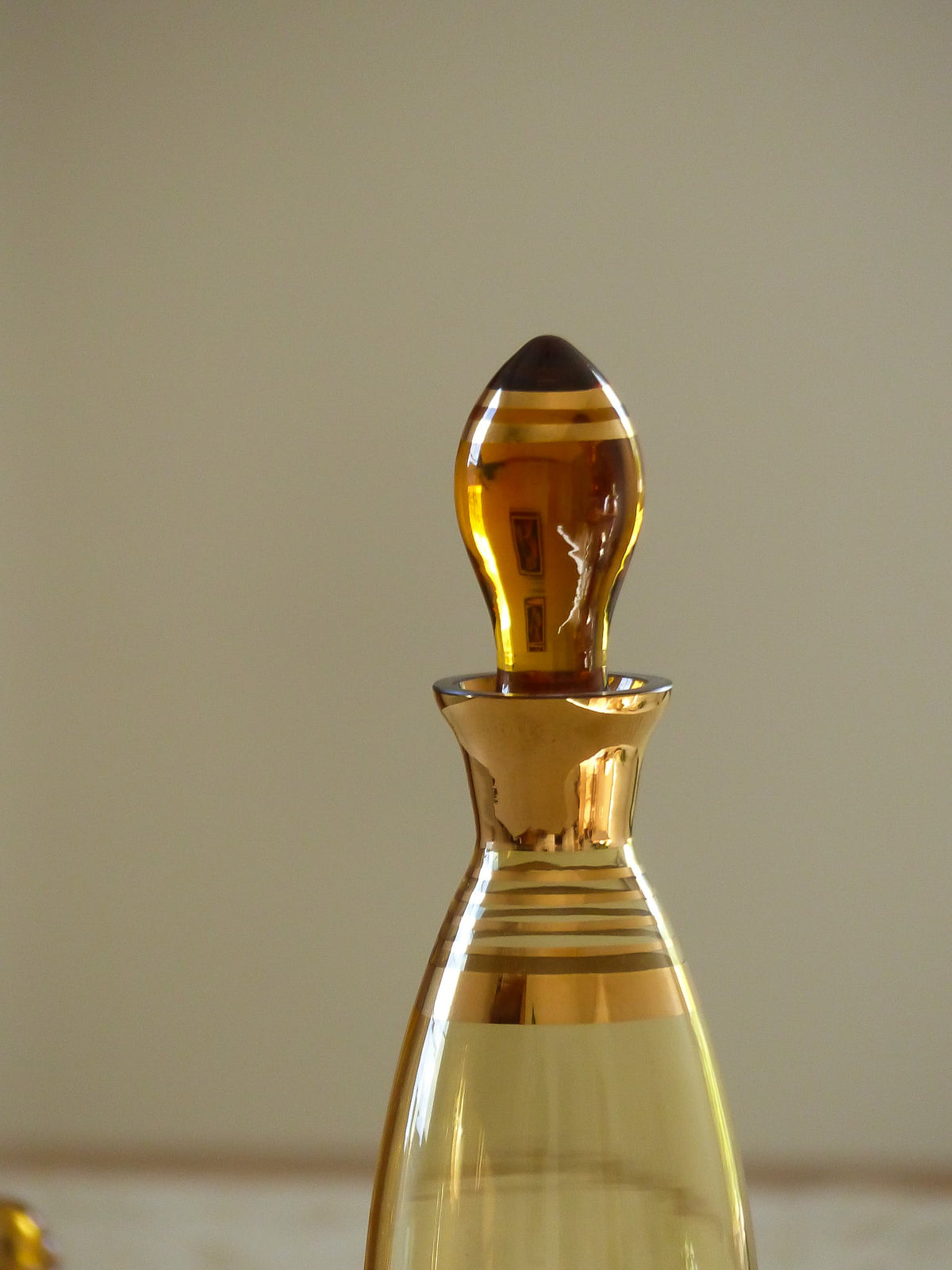 Bouteille vintage en verre ambré