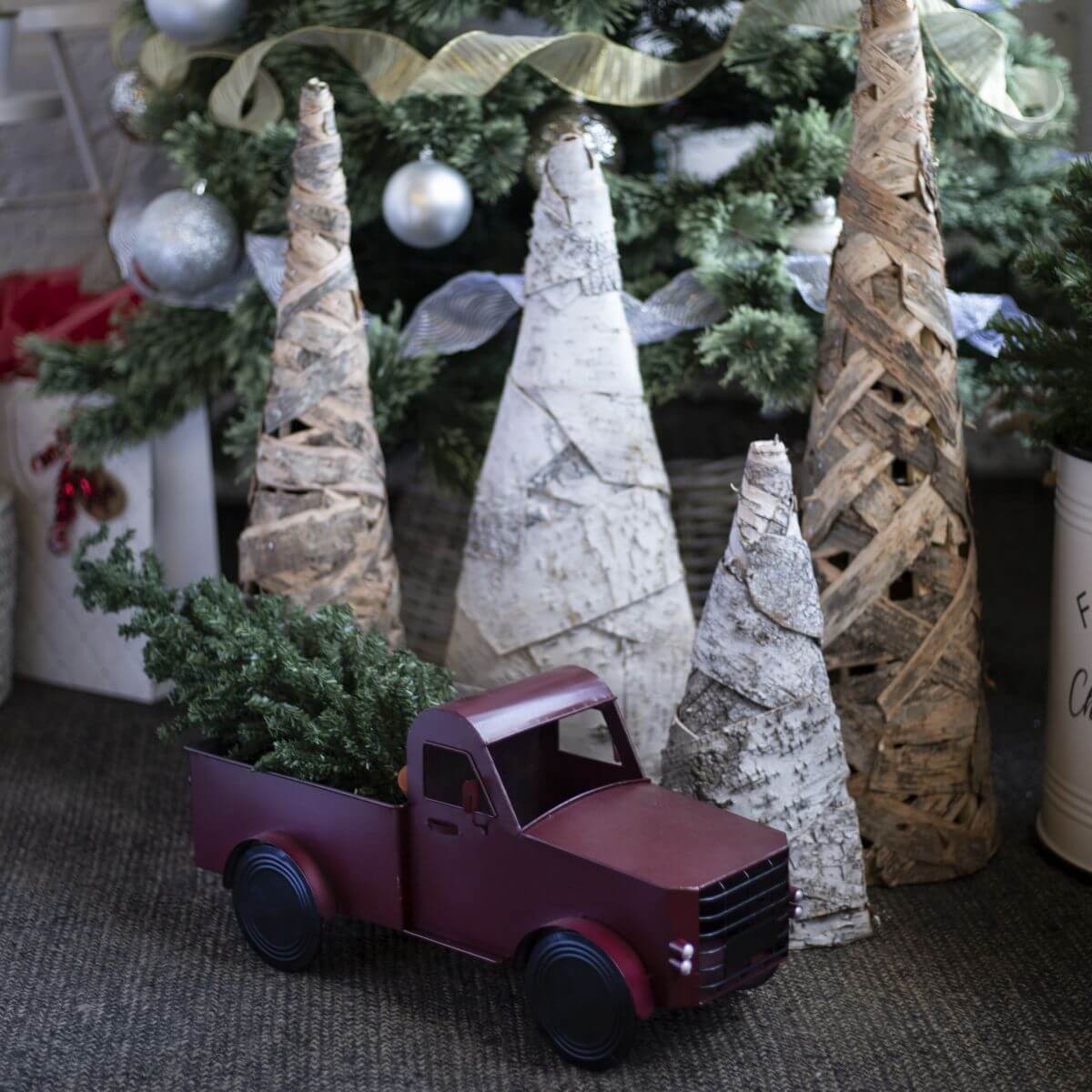 Camion décoratif en métal