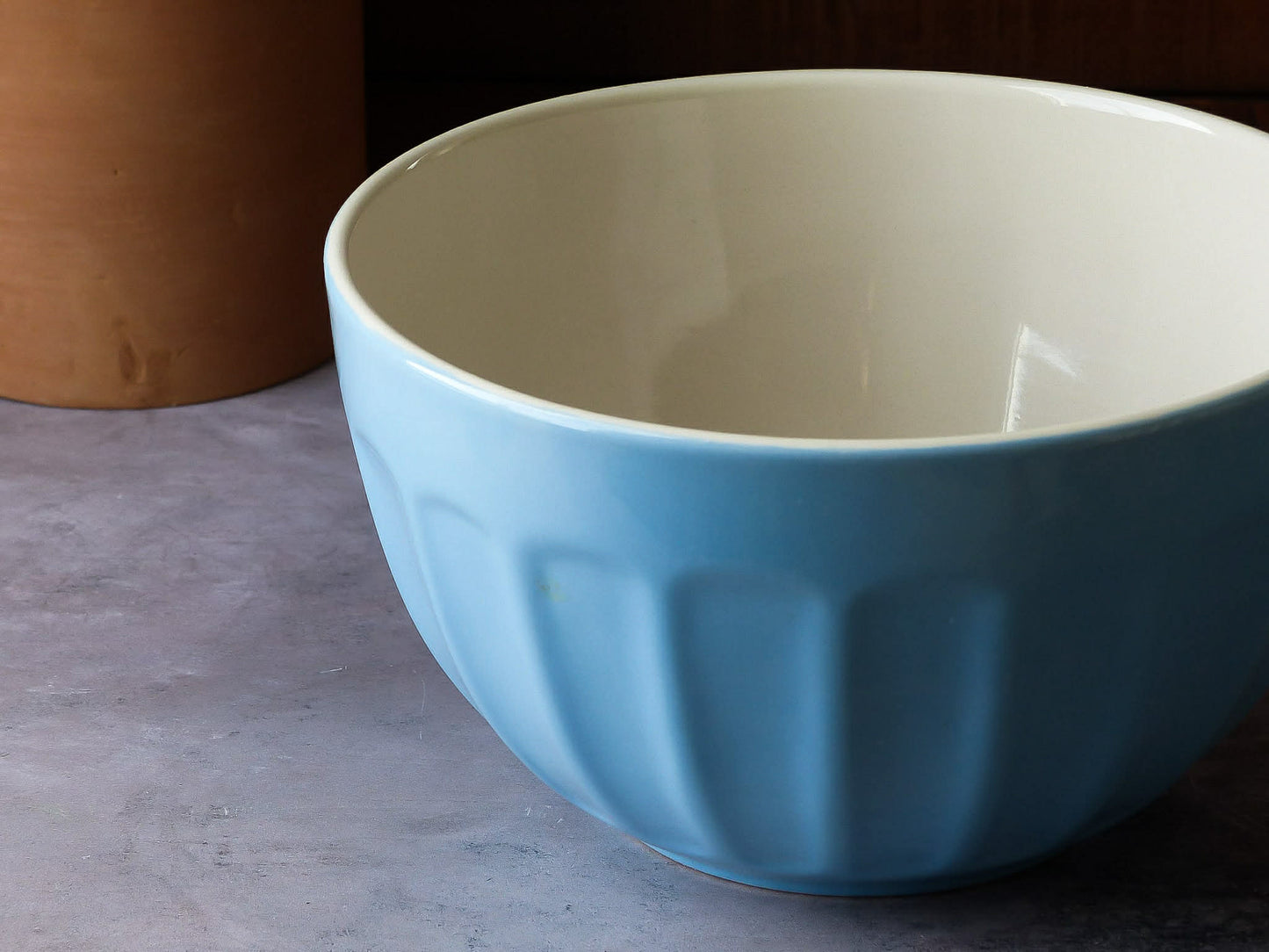 Grand bol en céramique bleu ciel