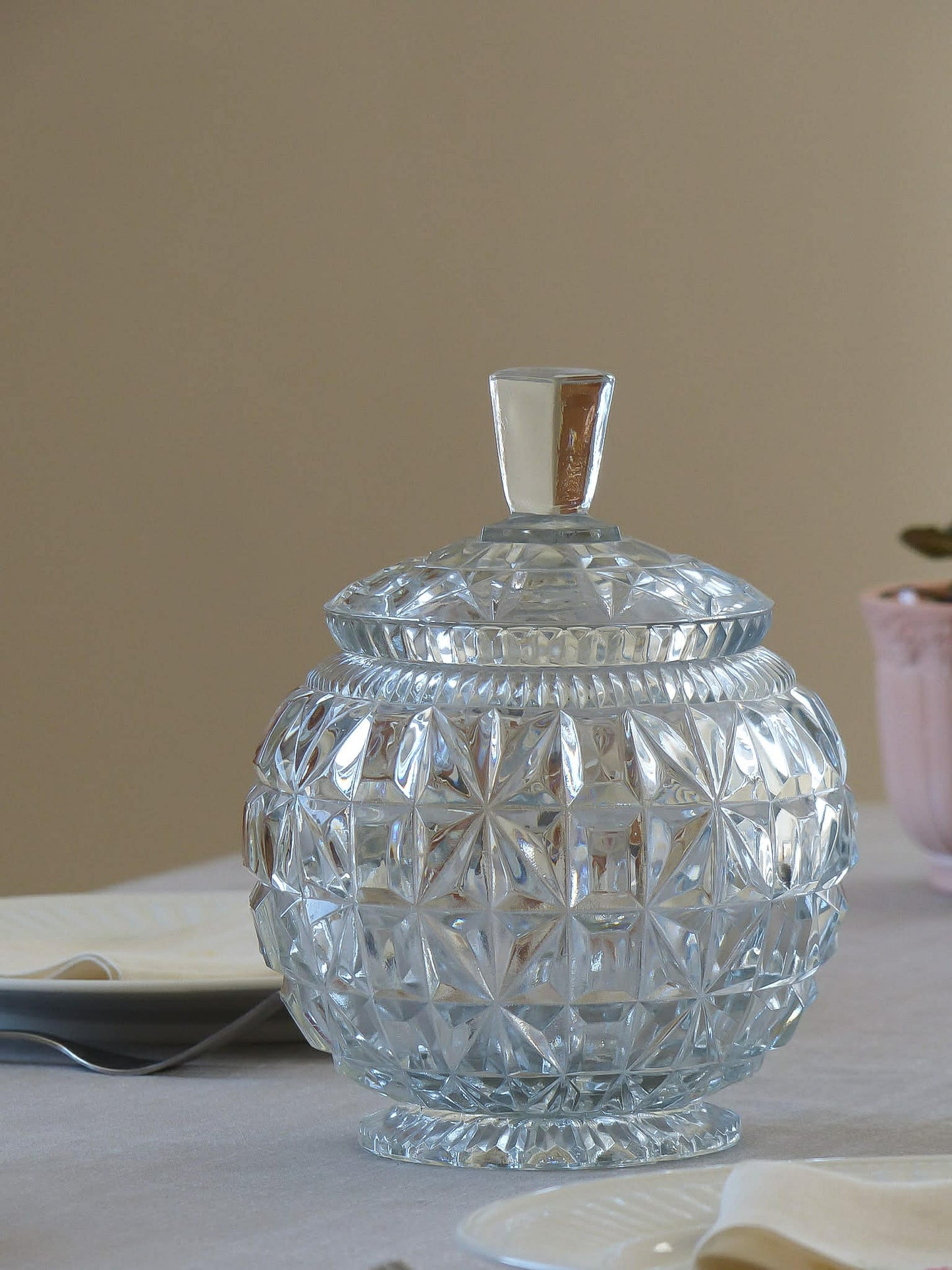 Bonbonnière vintage en verre taillé