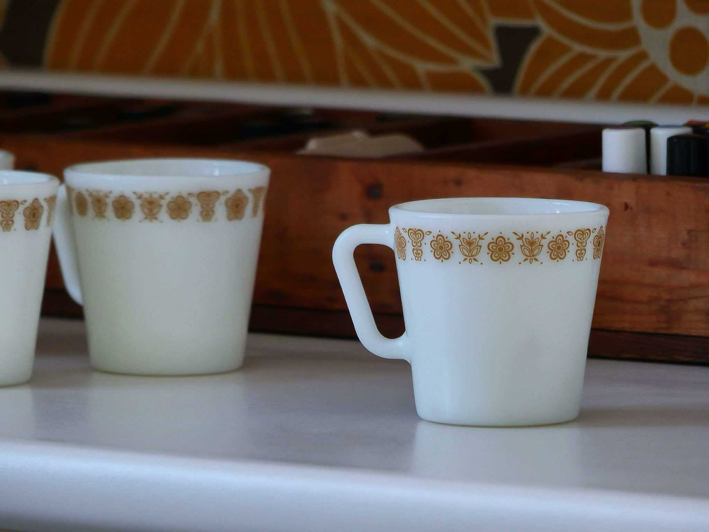 Ensemble de 4 tasses vintage, GOLDEN BUTTERFLY, Pyrex