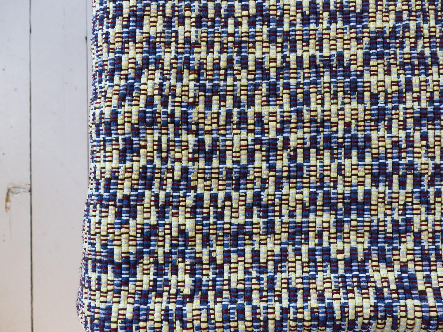 Tapis tissé vintage - tons bleu, crème et bourgogne