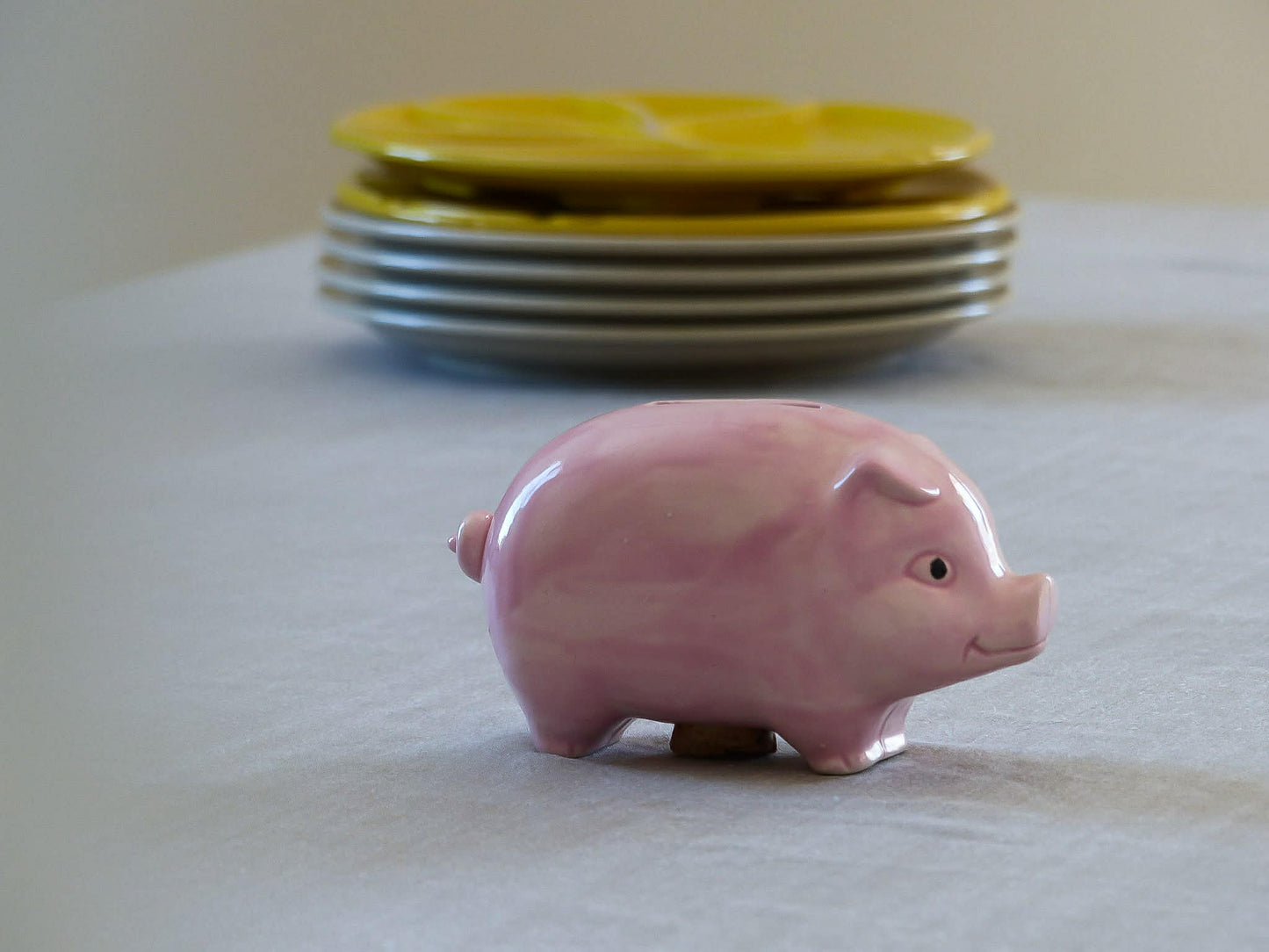 Tirelire vintage en céramique en forme de petit cochon rose