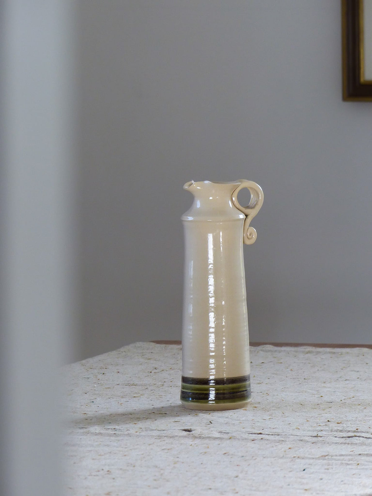 Pichet vintage en céramique crème