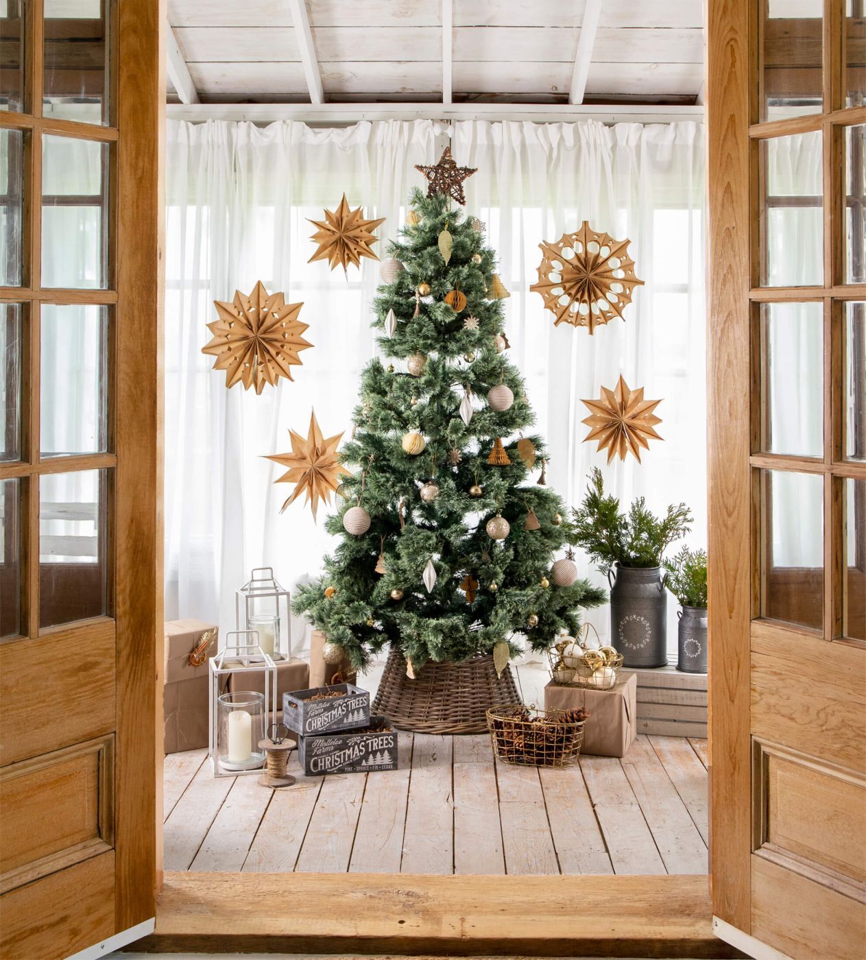 Cache-pied de sapin en osier tressé