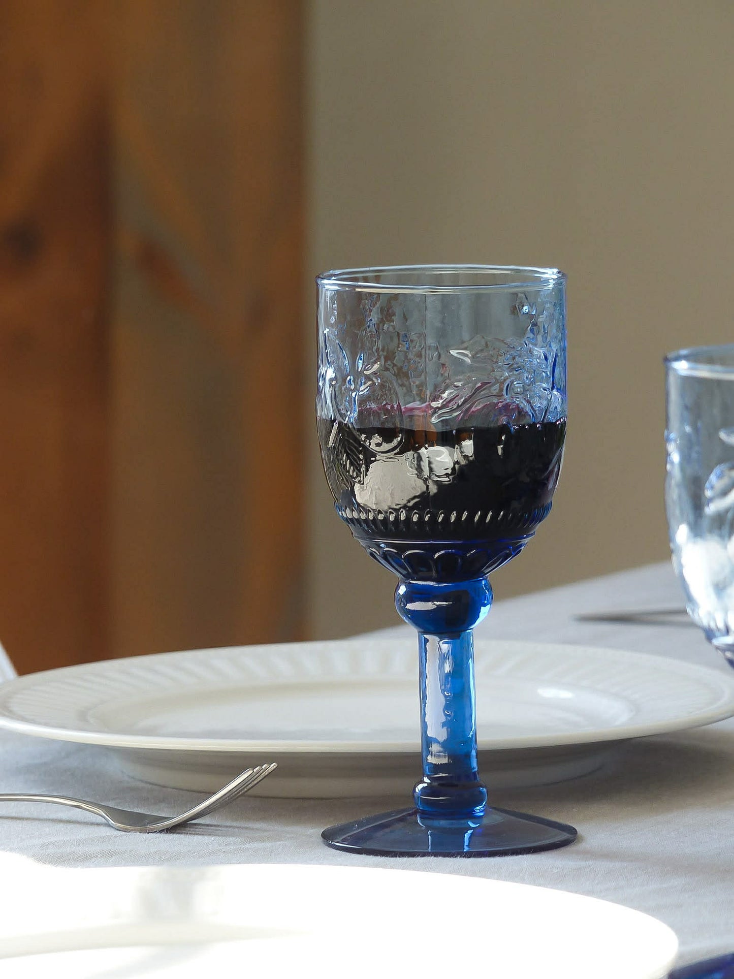 Ensemble (6) de coupes en verre bleuté, texturée