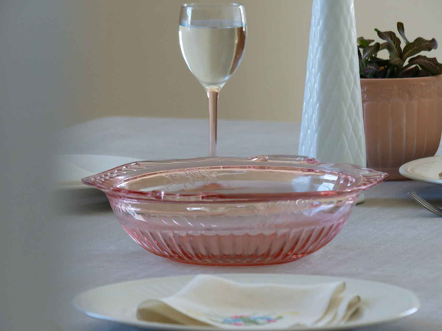 Bol à légumes en verre dépression rose d’ANCHOR HOCKING