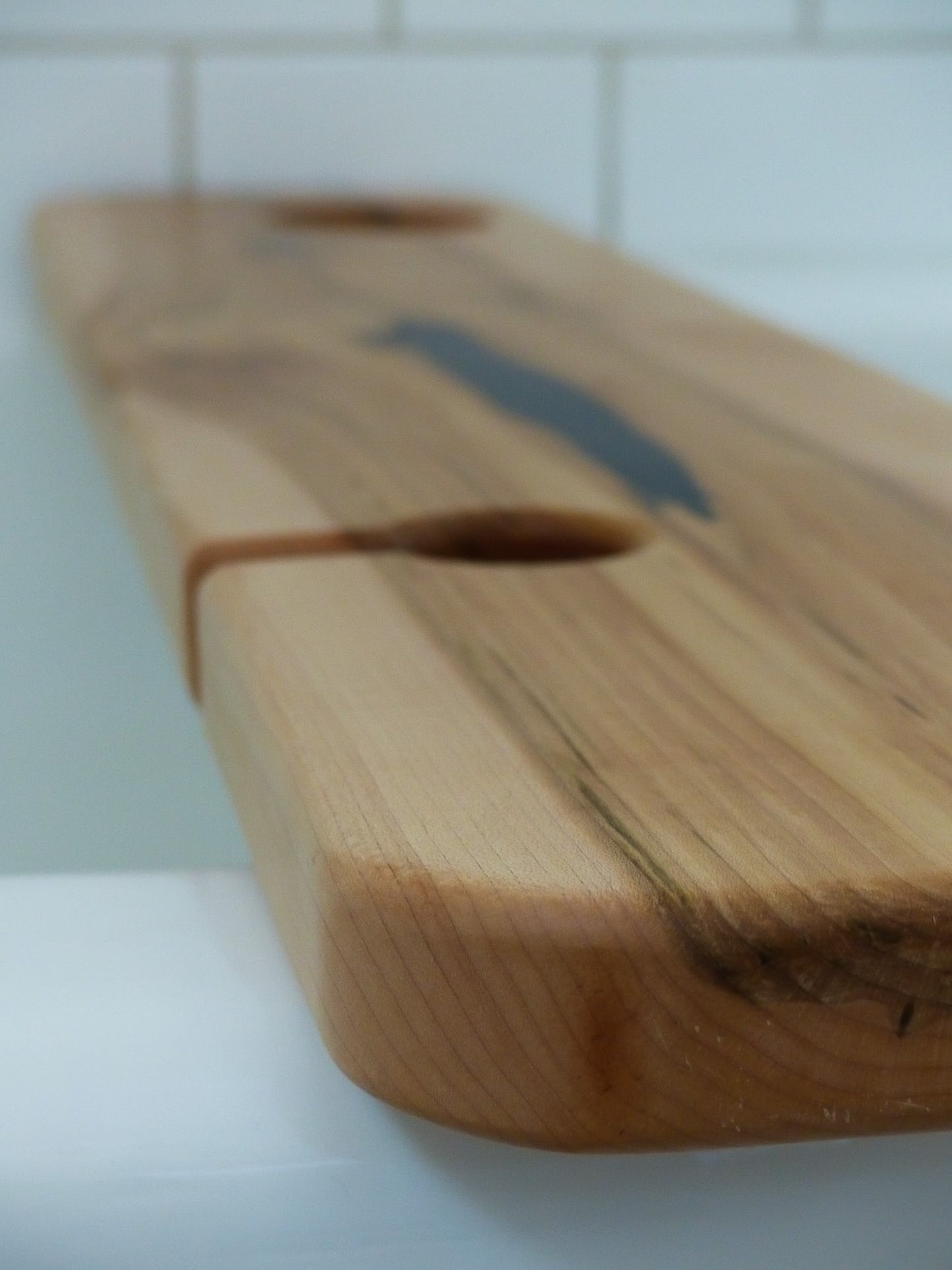 Planche pour le bain en érable et époxy