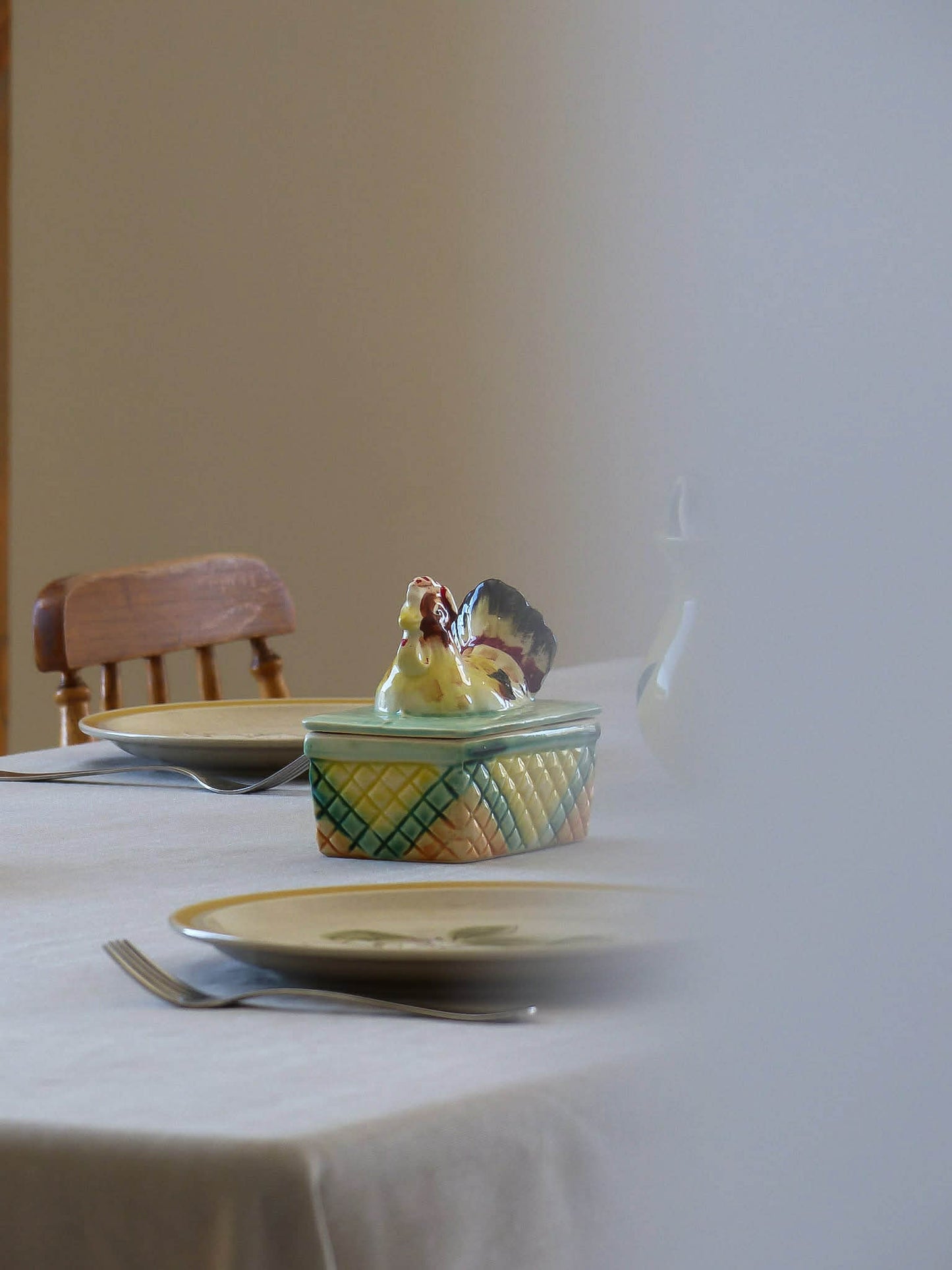 Contenant avec couvercle « Poule sur son nid »