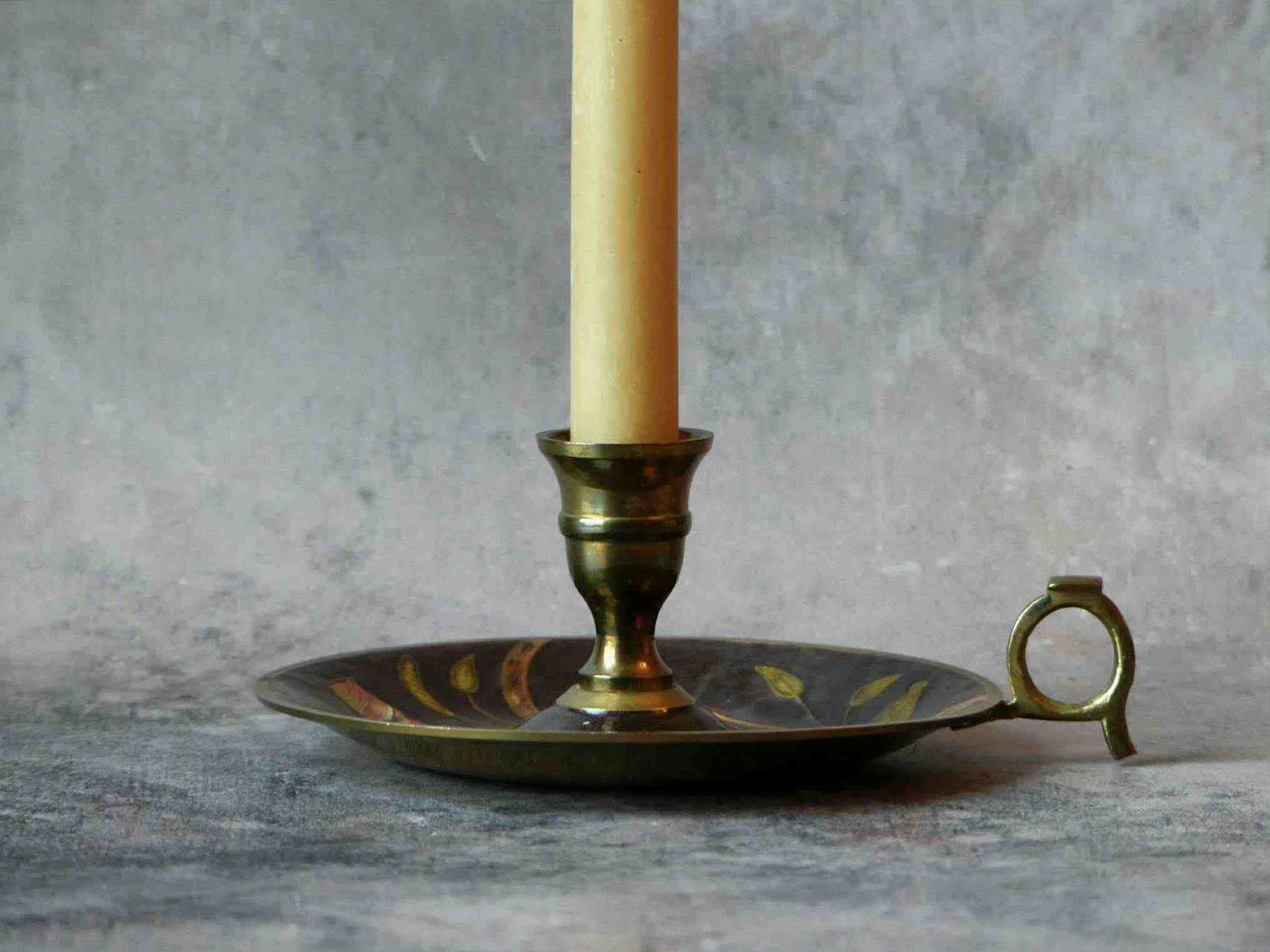 Bougeoir ancien en laiton avec anse