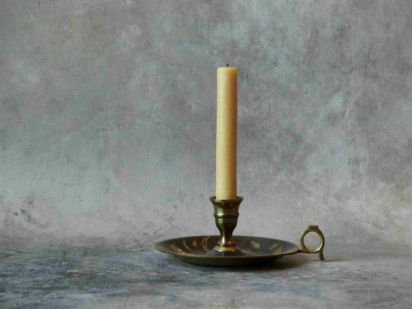 Bougeoir ancien en laiton avec anse