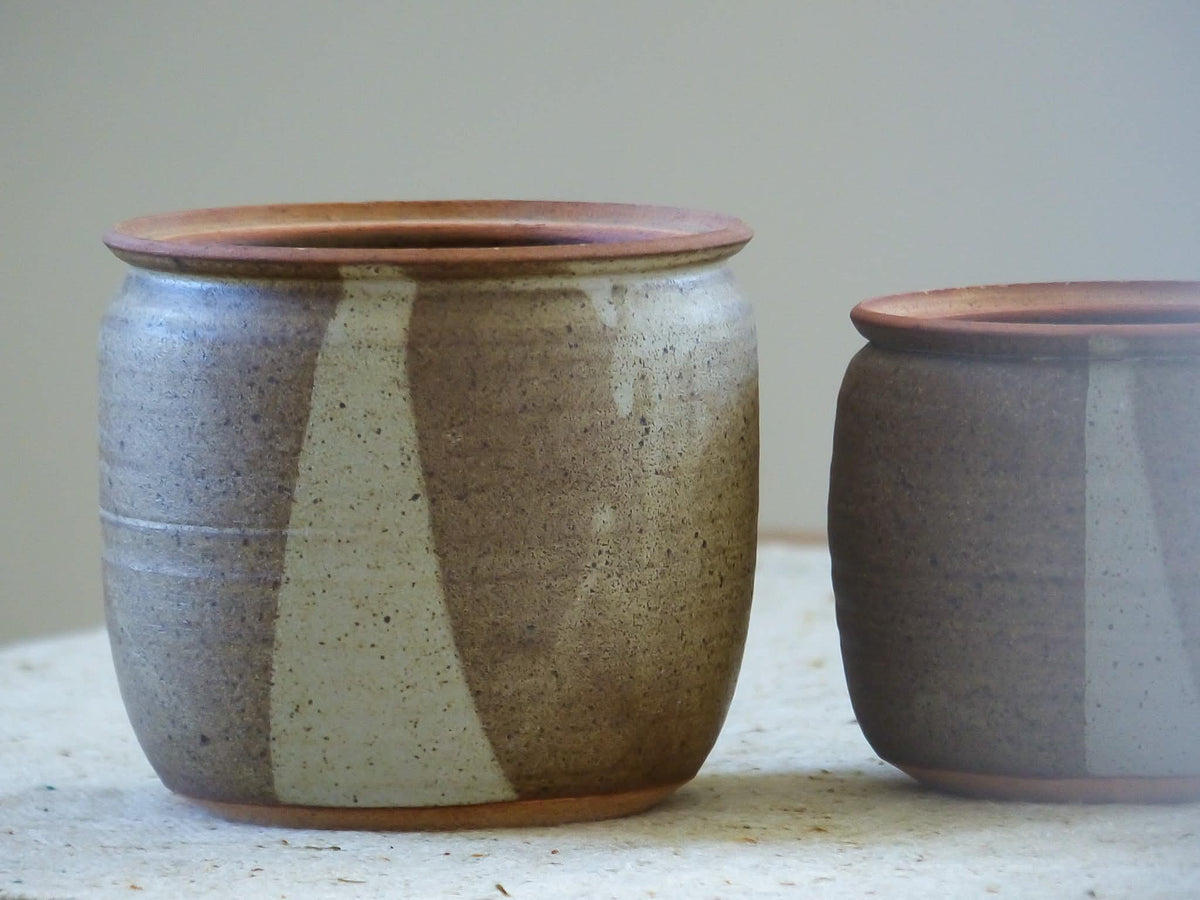 Duo de cache-pots en grés moucheté