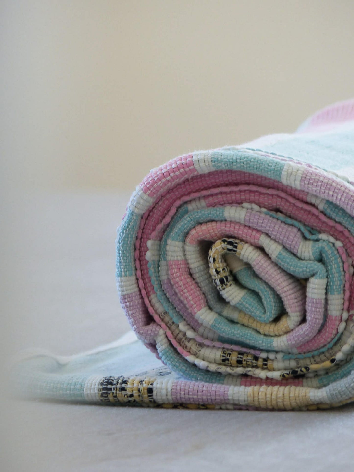 Catalogne aux tons pastel - Lit simple