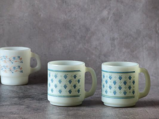 Duo de tasses vintage empilables, motif BLUE GRAPE, TERMOCRISA