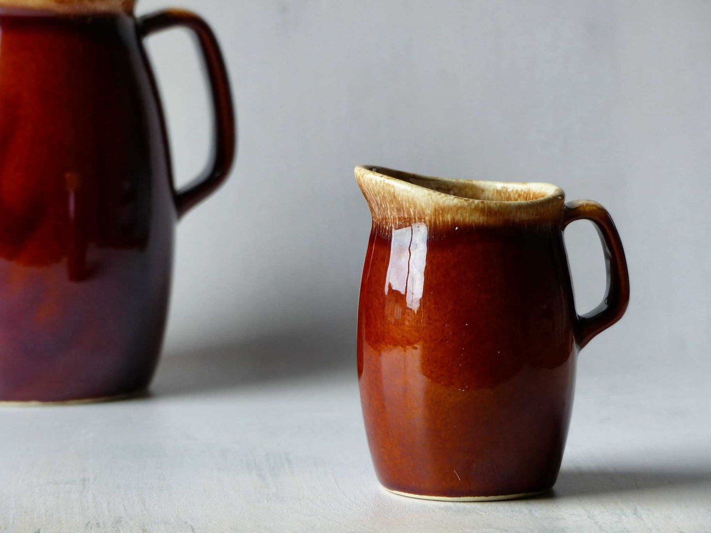 Le pot à lait en céramique vitrée, HULL POTTERY co.