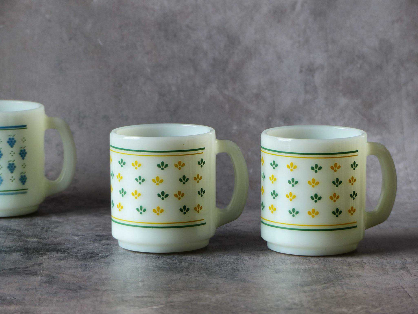 Duo de tasses vintage empilables, motif YELLOW-GREEN FLOWER, TERMOCRISA