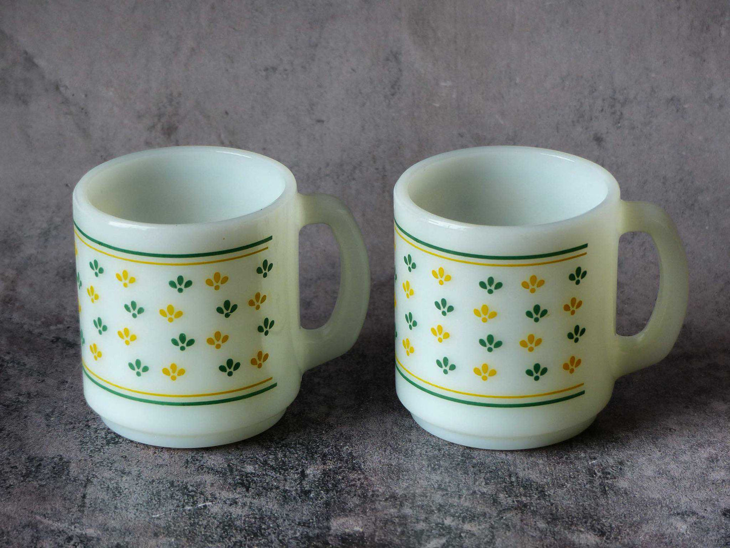 Duo de tasses vintage empilables, motif YELLOW-GREEN FLOWER, TERMOCRISA