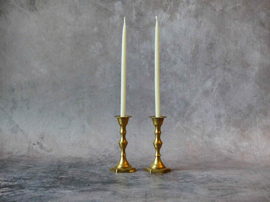 Paire de bougeoirs en laiton - Bougies incluses