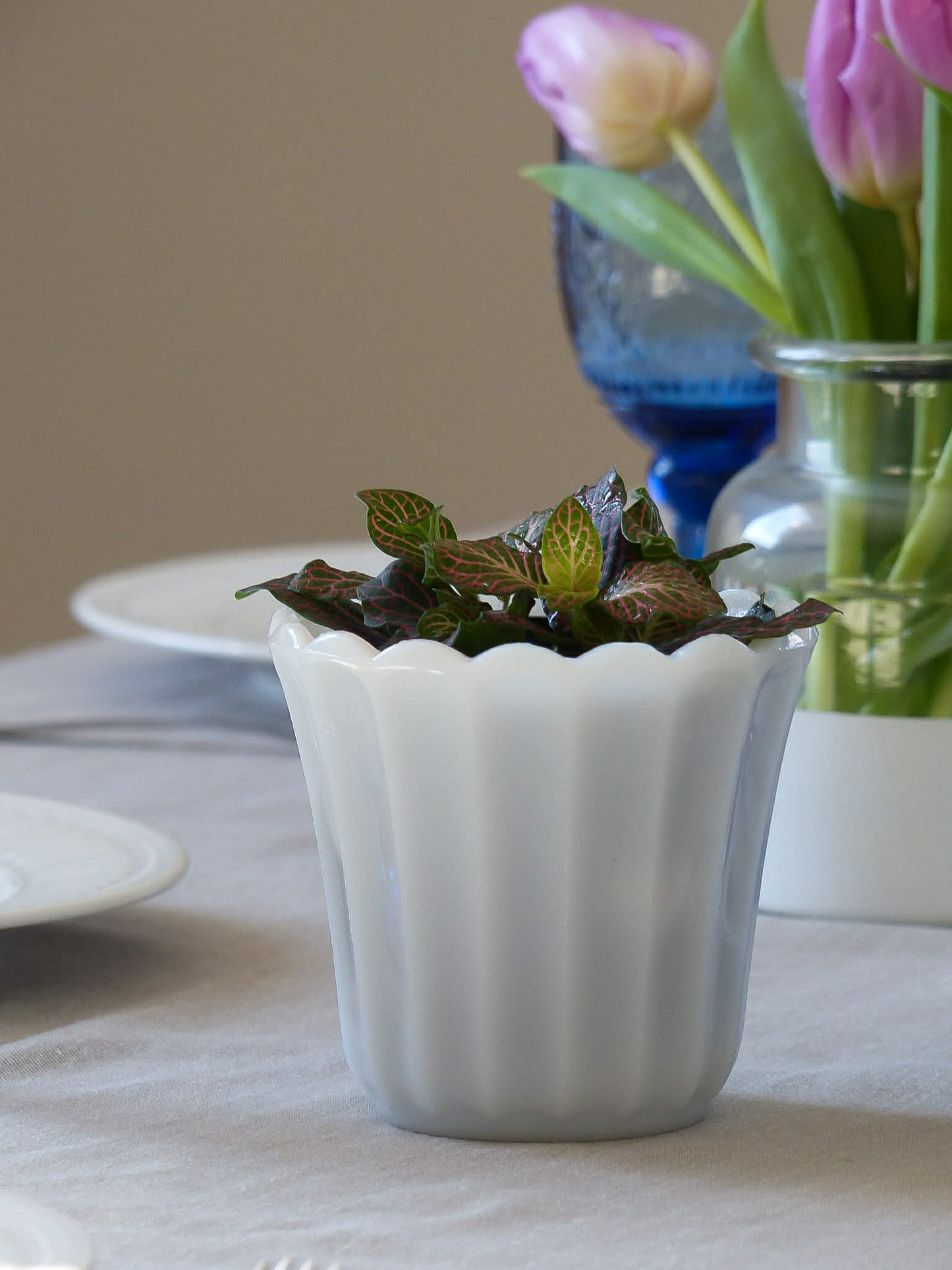 Petit cache pot en verre opalin