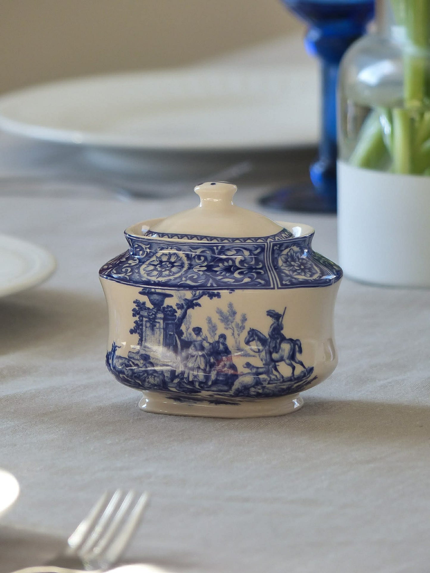 Petit coffret décoratif en céramique d’inspiration Old England - P