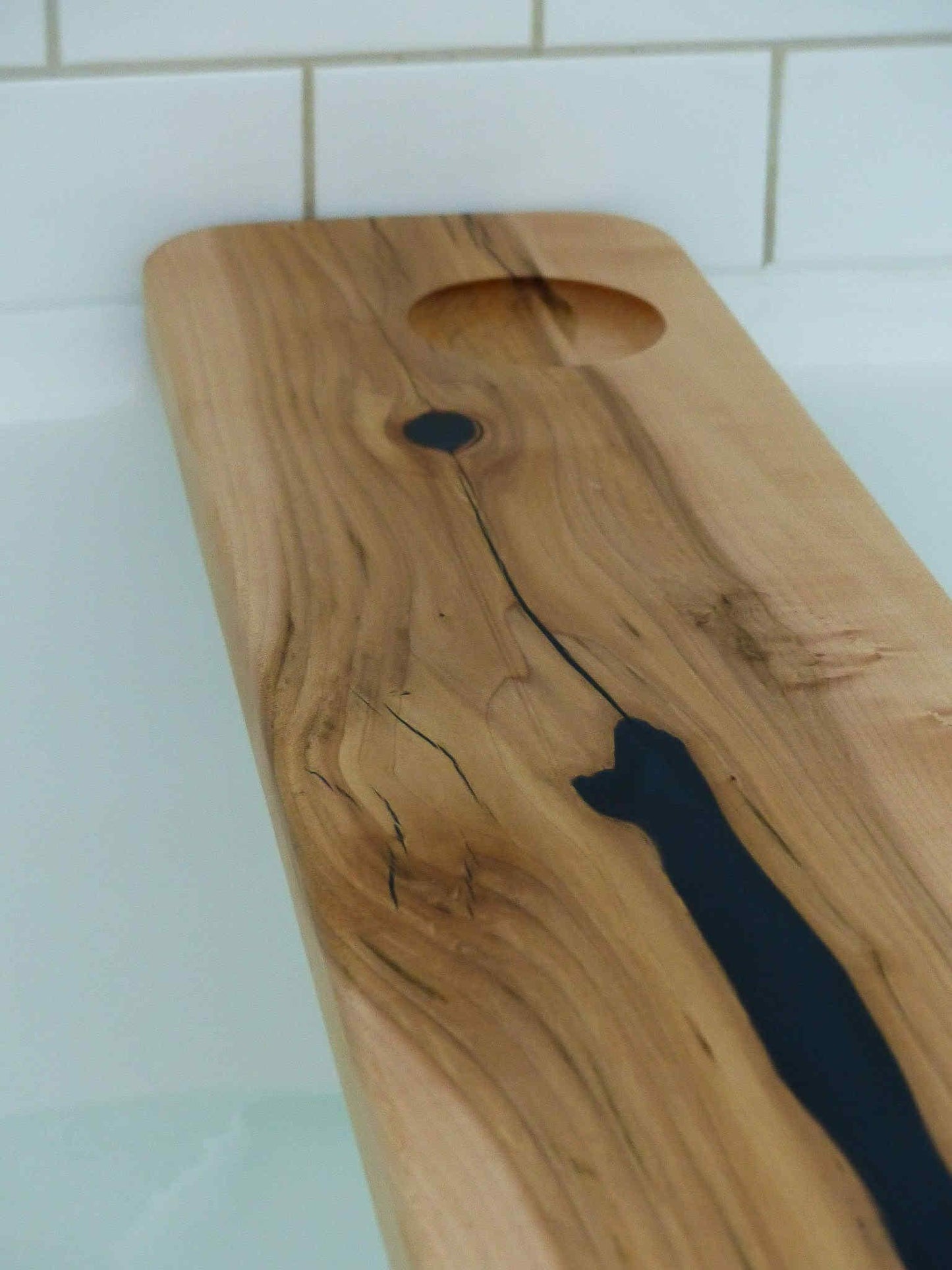 Planche pour le bain en érable et époxy