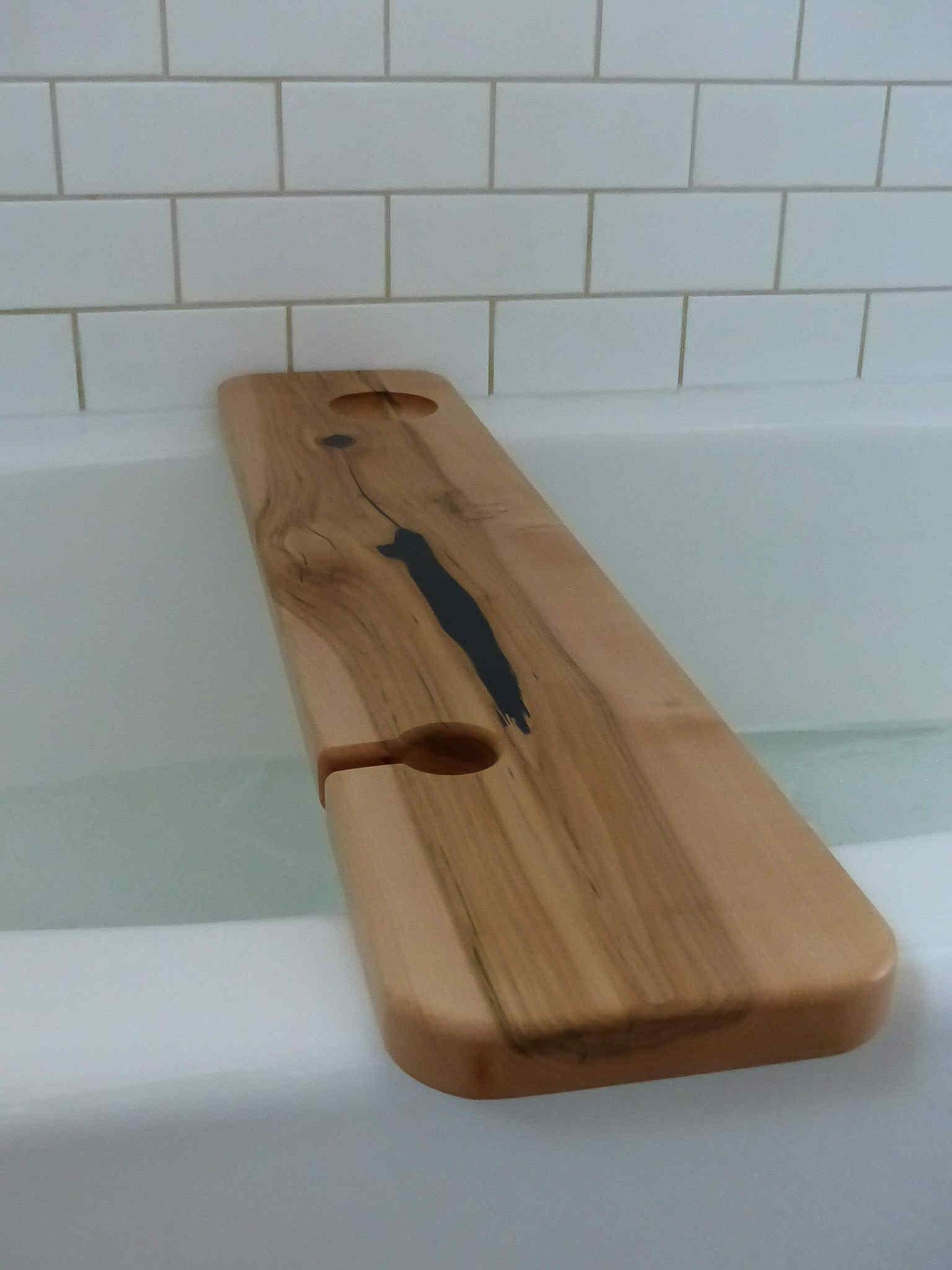 Planche pour le bain en érable et époxy