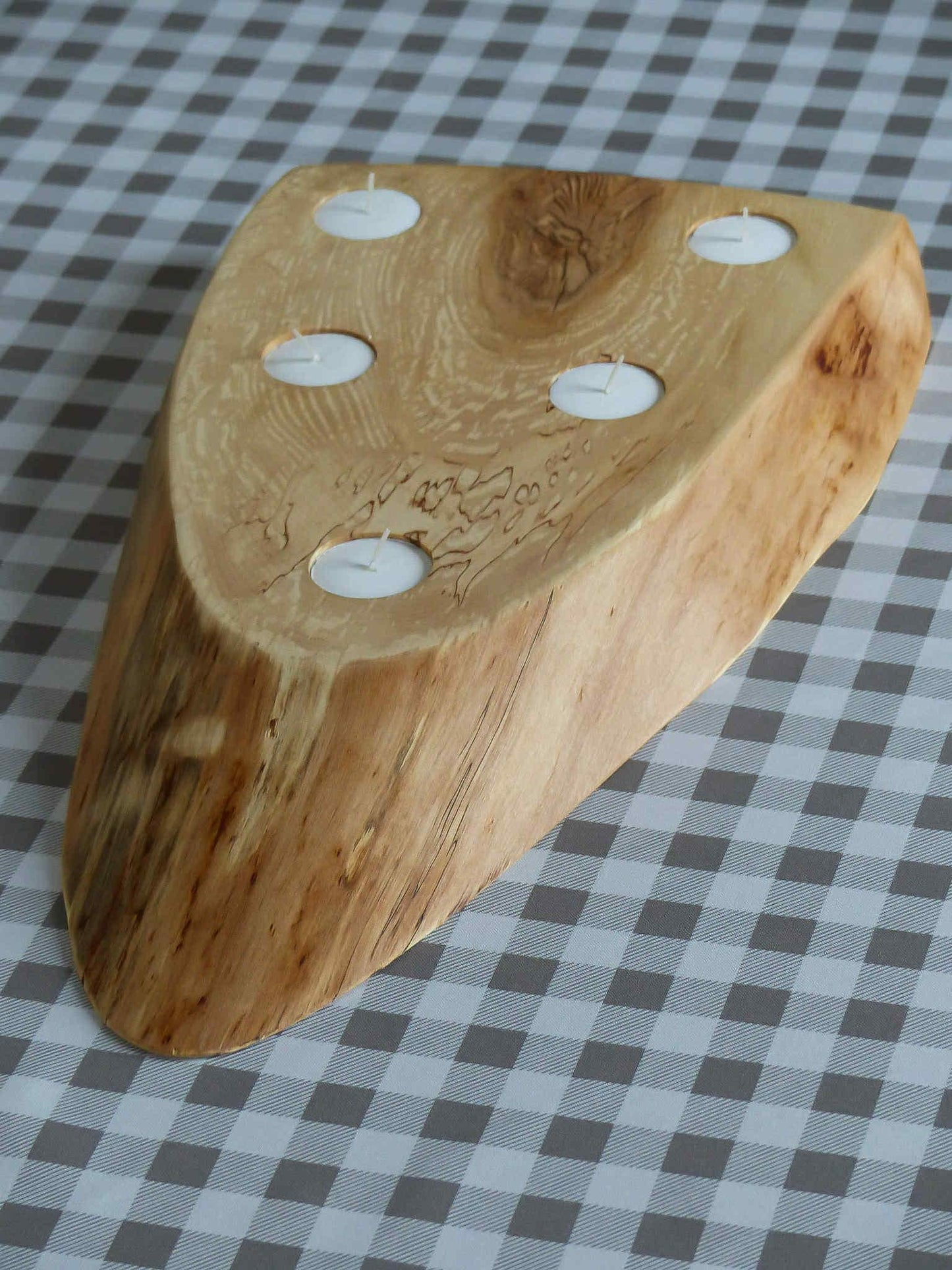 Planche porte bougies en bouleau chauffé et époxy