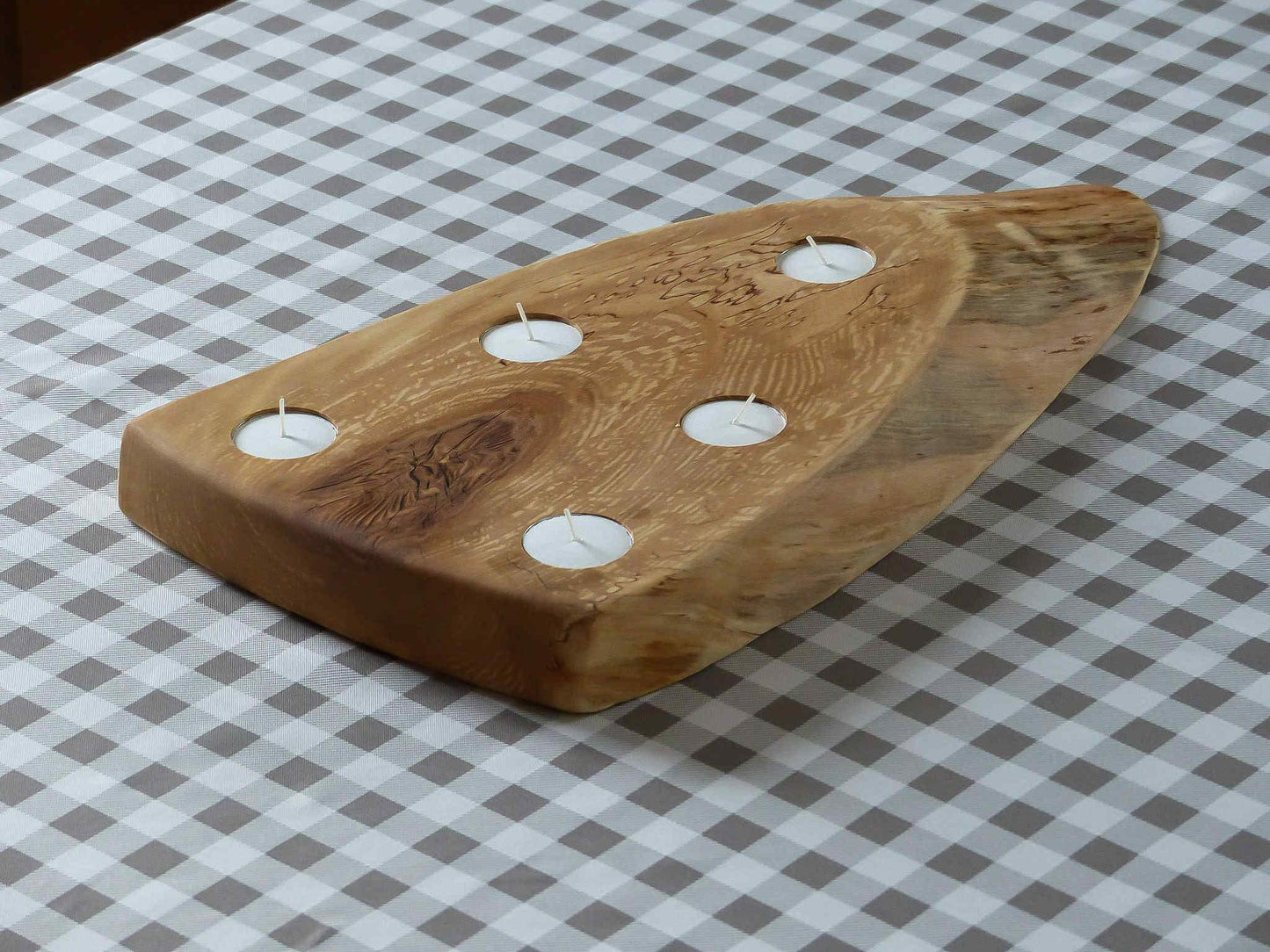 Planche porte bougies en bouleau chauffé et époxy