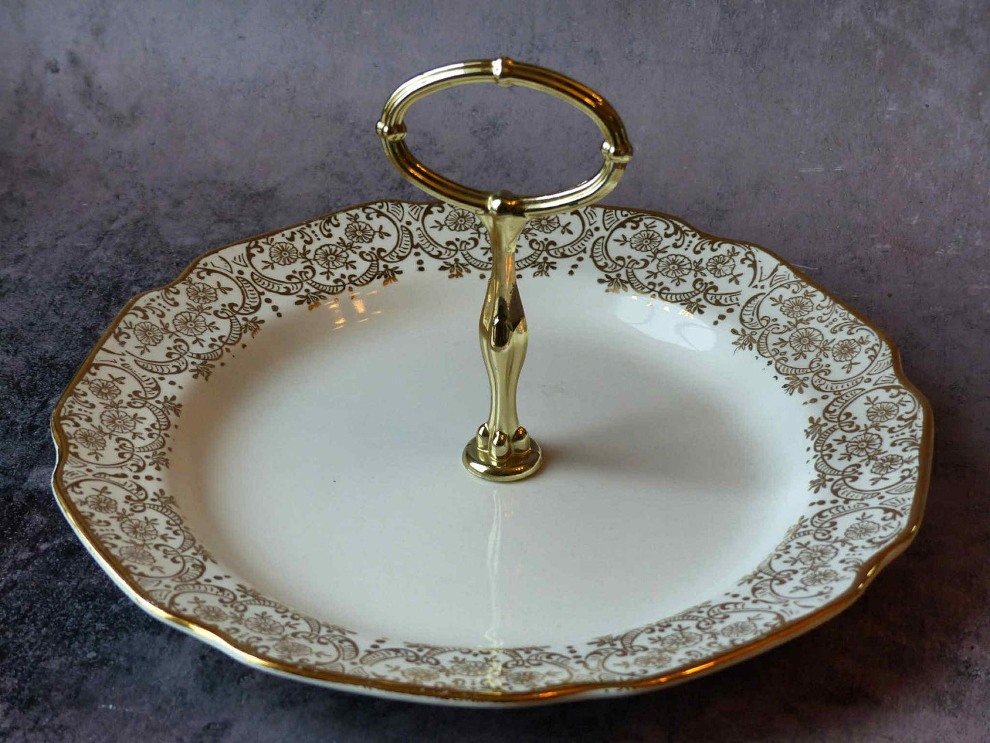 Présentoir à desserts vintage