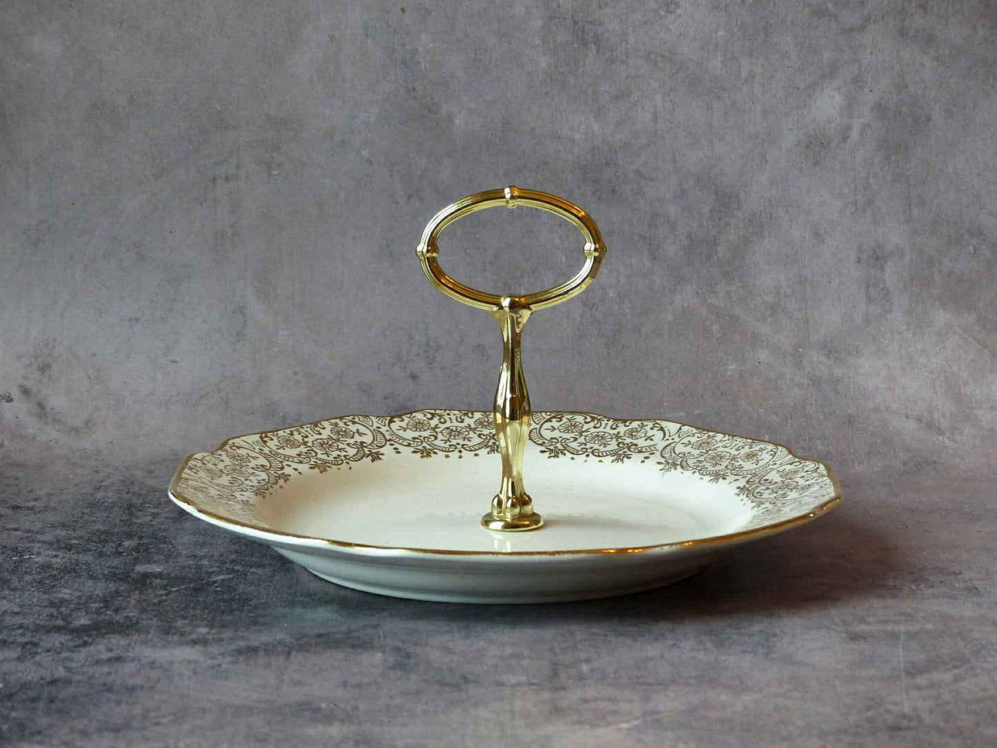 Présentoir à desserts vintage