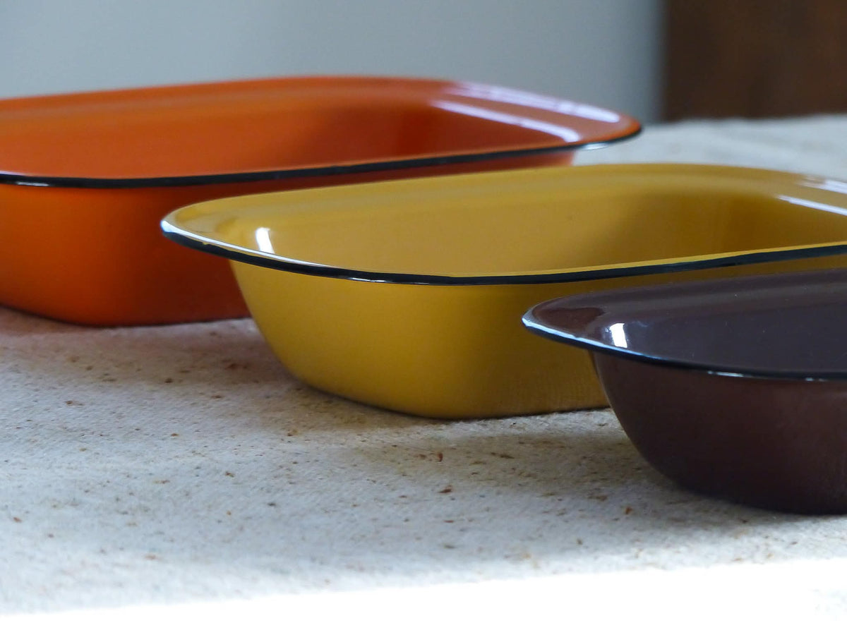 Ensemble de 3 plats vintage en émail