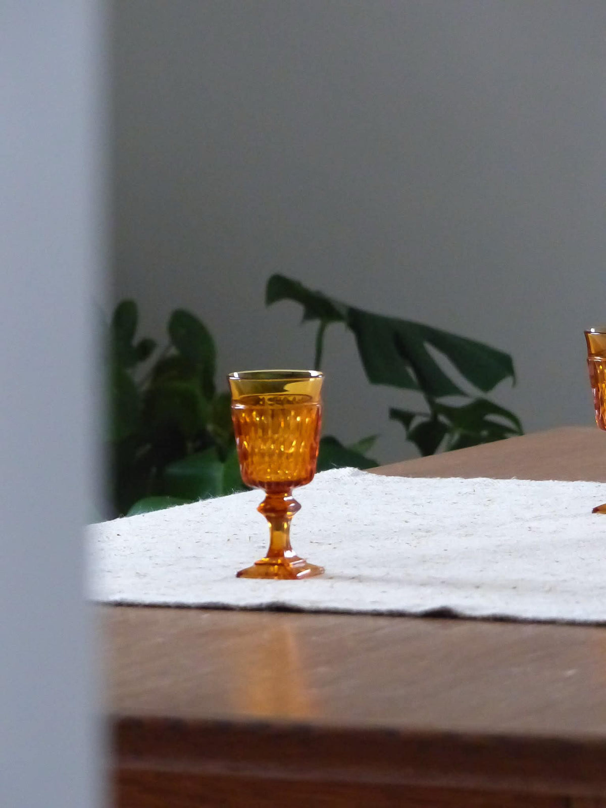 Ensemble de 4 verres sur pied, ambré, Indiana Glass