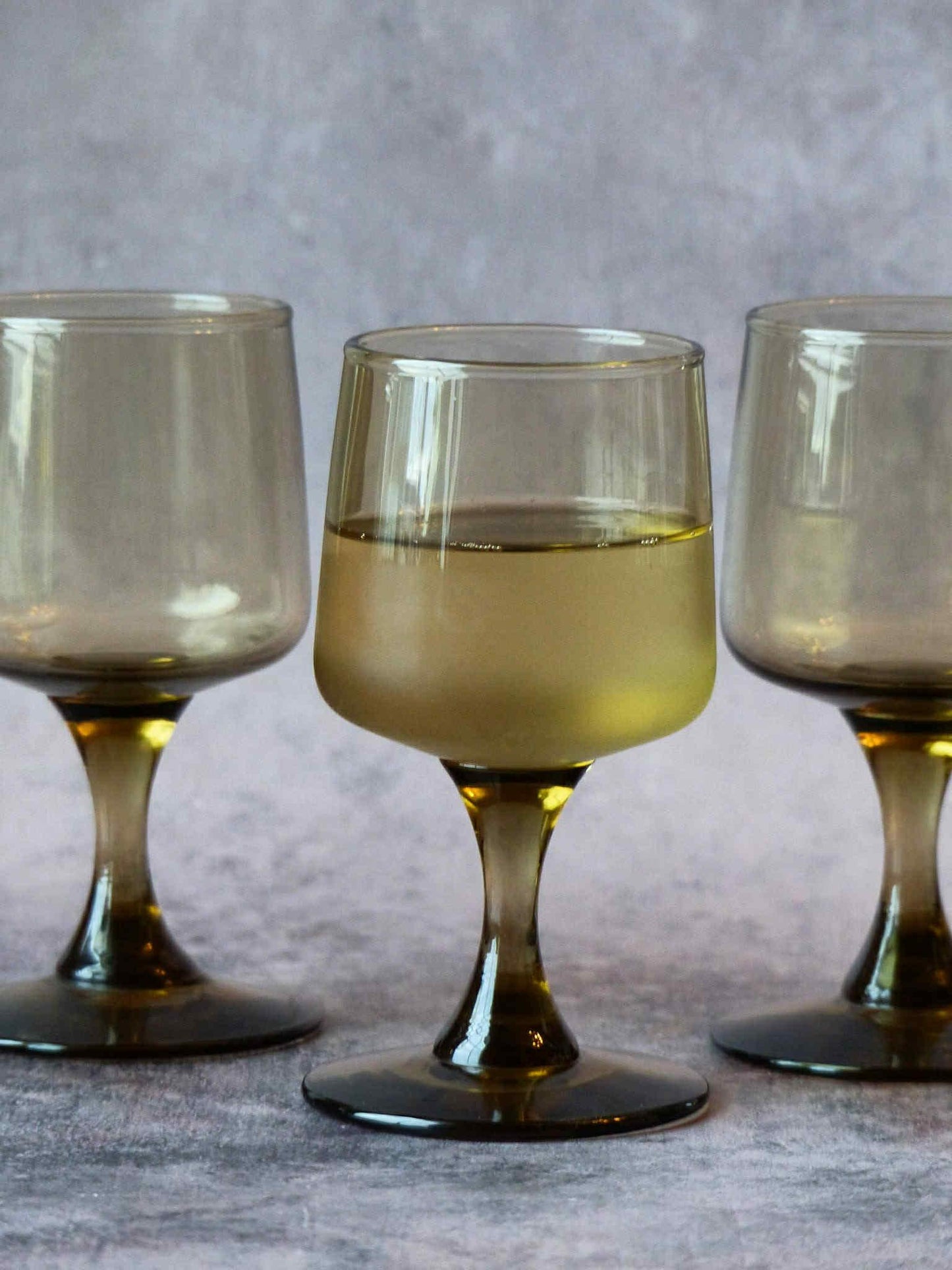 Ensemble de 6 verres à vin LIBBEY en verre fumé